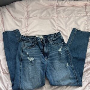 Hollister High Rise Curvy Mom Jeans